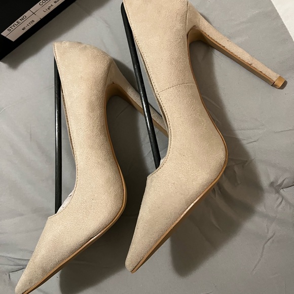 Pretty Little Thing light nude suede dress heels Sz UK 4 / US 6 - Picture 2 of 5